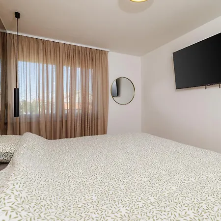 Prima Apartment *